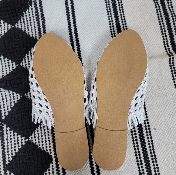 Coconuts by Matisse Safari Woven Leather Mules in White, sz 6 - Picture 13 of 14